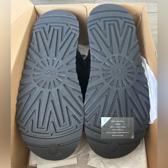 UGG BLACK W DISCO CROSS SLIDE SIZE 10 BRAND NEW - Picture 5 of 5